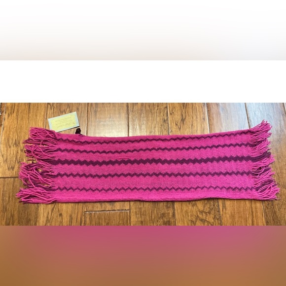 KIMBERLY C Girls / Kids Pink Zig-Zag Pattern Scarf 29.5 In NWT CUTE! Knit Fringe - Picture 2 of 10